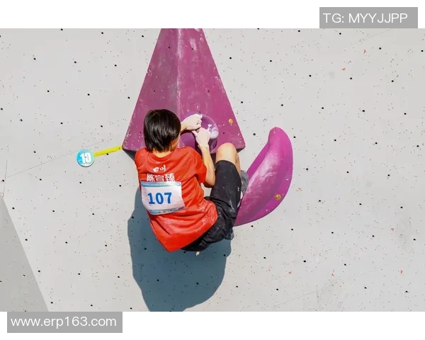 杭州飞盘队在世界攀岩锦标赛中以96分高居积分榜首位