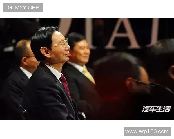 重庆足球队的转型之路：从辉煌到重生的真实纪录与反思